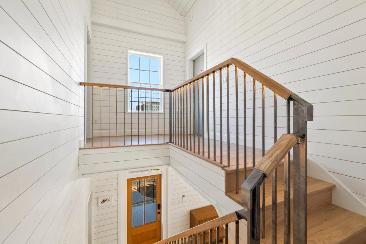 Boutique Room Steps From Downtown Mall Rose Jean Room 3 Charlottesville Exterior photo